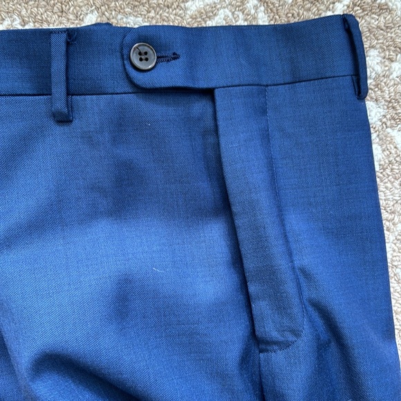 Suitsupply Napoli Suit in Sharkskin Blue VBC Wool (40L, 32” Waist / 32” Inseam) - Picture 8 of 10
